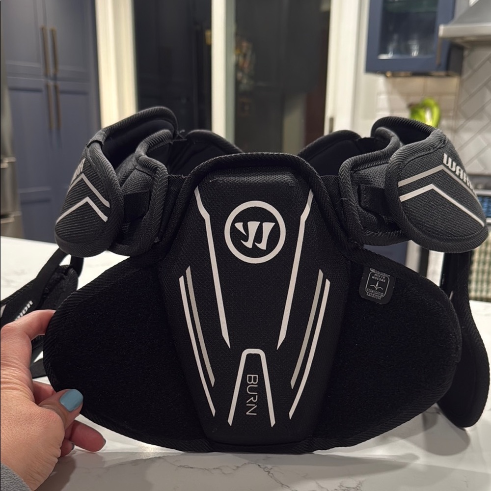 Warrior Burn Lacrosse Shoulder Pads - Black and White